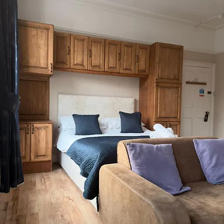 The Crown 호텔 호스