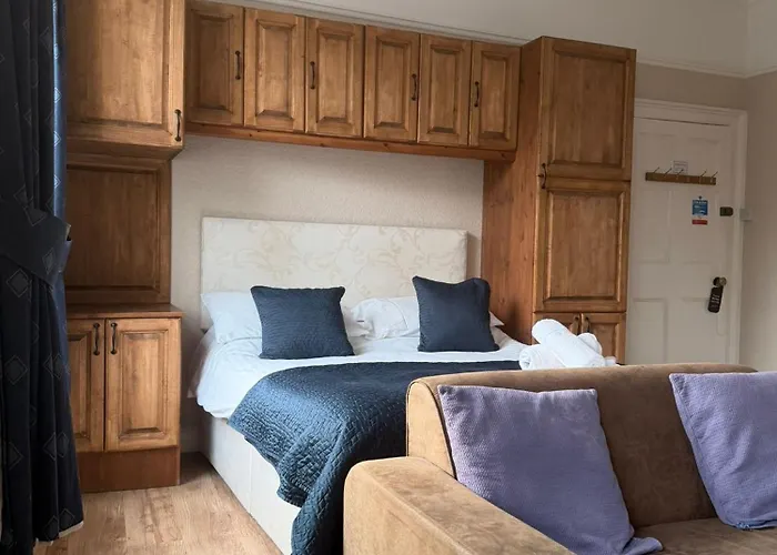 The Crown 호텔 호스